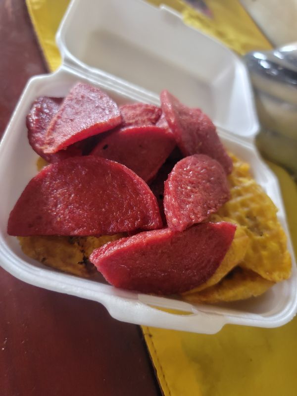 Frito con salami 
